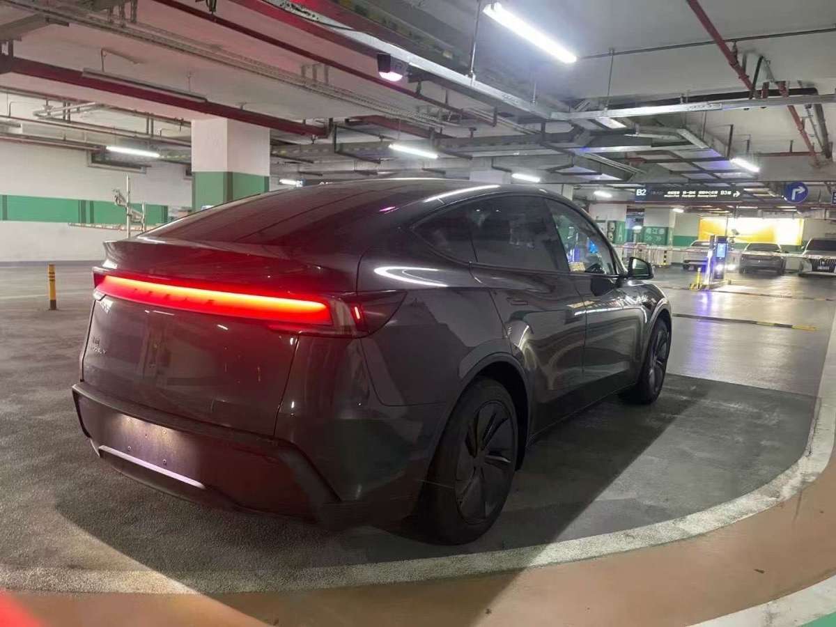 特斯拉 Model Y  2025款 后輪驅(qū)動版圖片