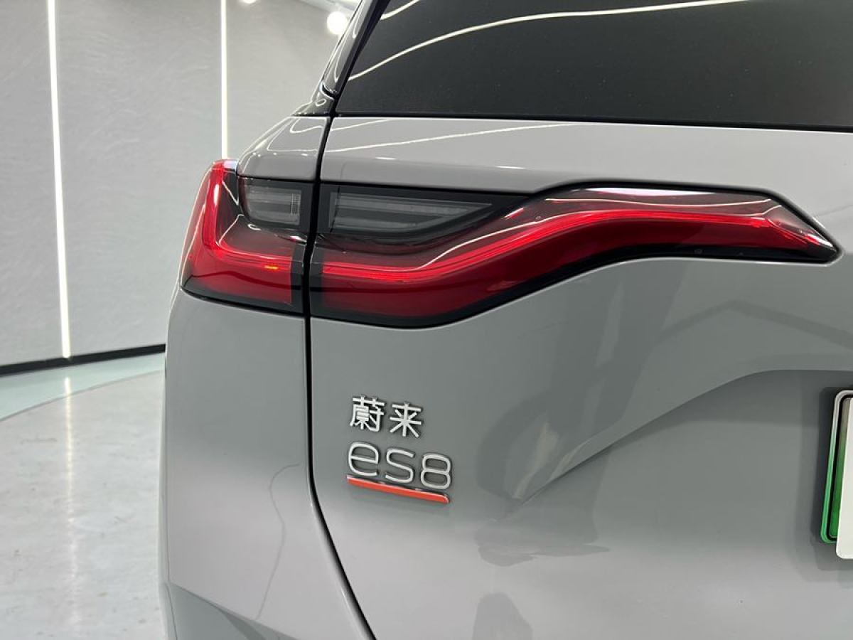 蔚來(lái) ES8  2020款 415KM 基準(zhǔn)版 六座版圖片