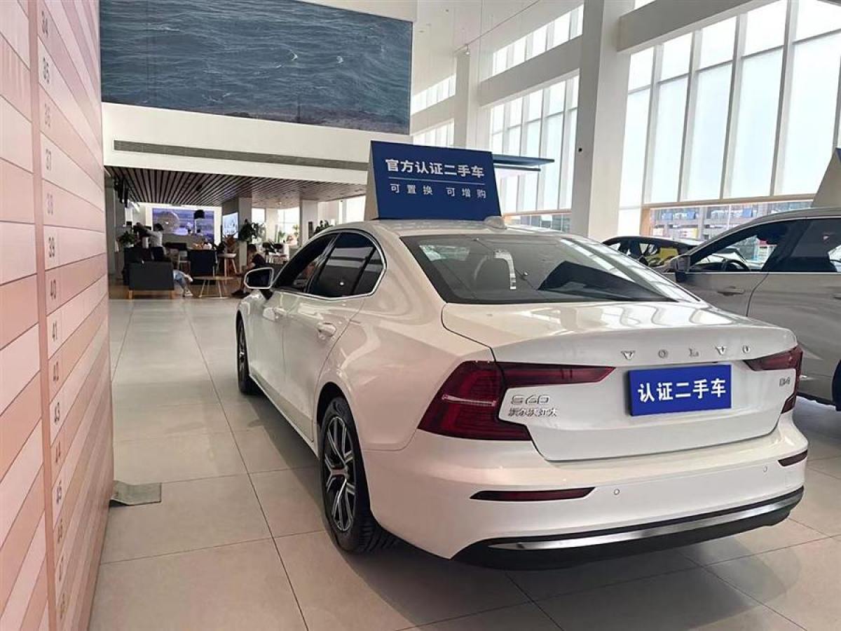 沃爾沃 S60L  2022款 B4 智逸豪華版圖片