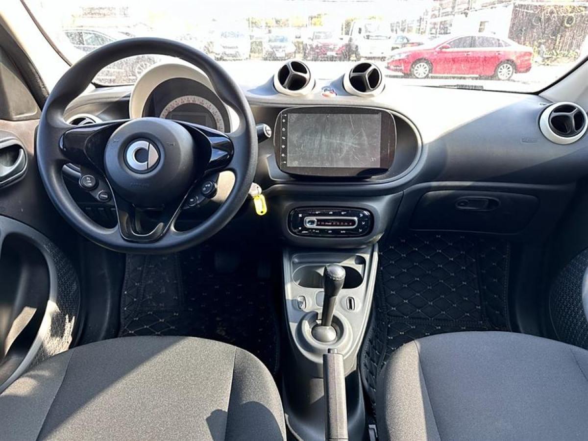 smart forfour  2018款 1.0L 52千瓦靈動(dòng)版圖片