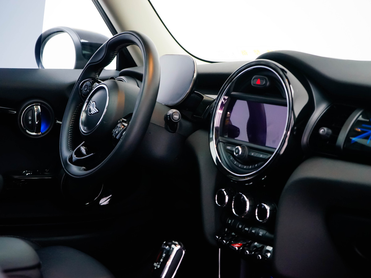 MINI MINI  2021款 2.0T COOPER S 藝術(shù)家圖片