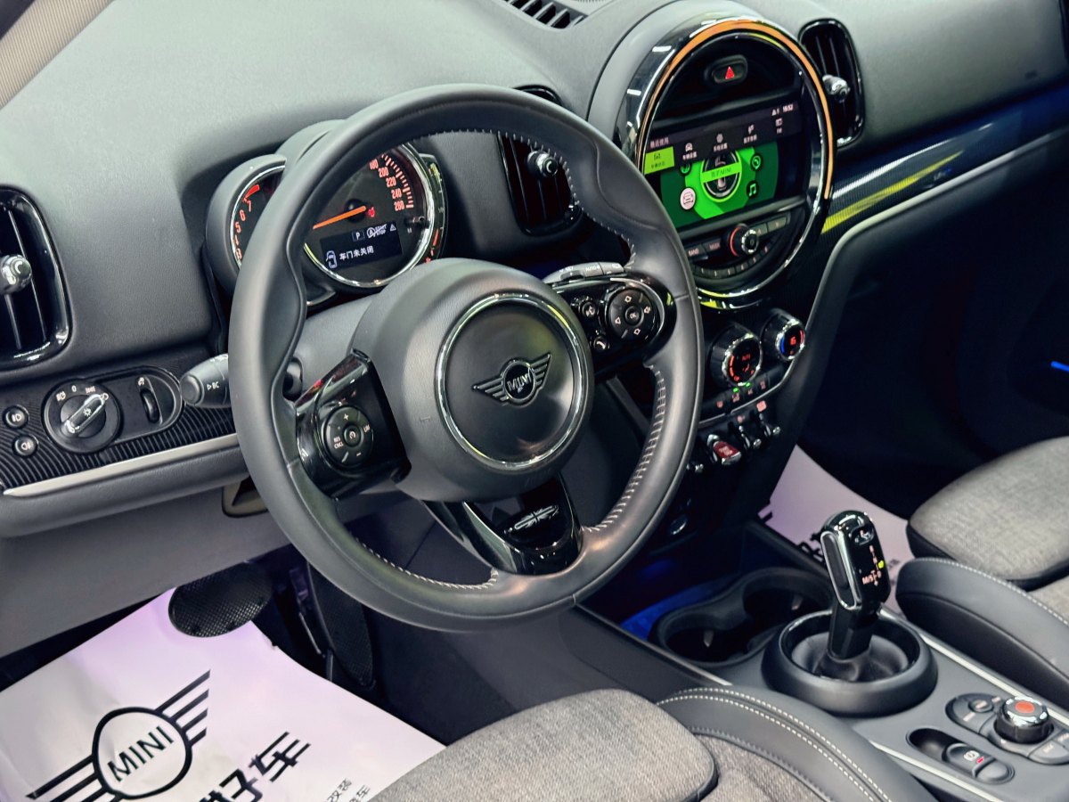 MINI COUNTRYMAN  2019款 1.5T COOPER 藝術家周末旅行版圖片