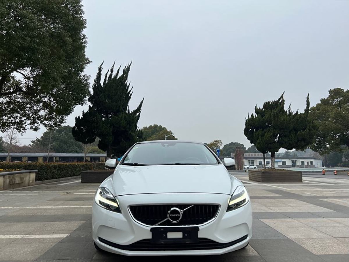 沃爾沃 V40  2017款 T3 智逸版圖片