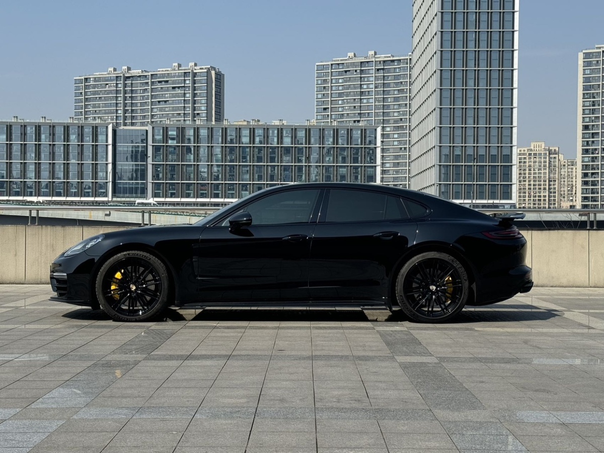 2018年3月保時(shí)捷 Panamera  2017款 Panamera Turbo 4.0T