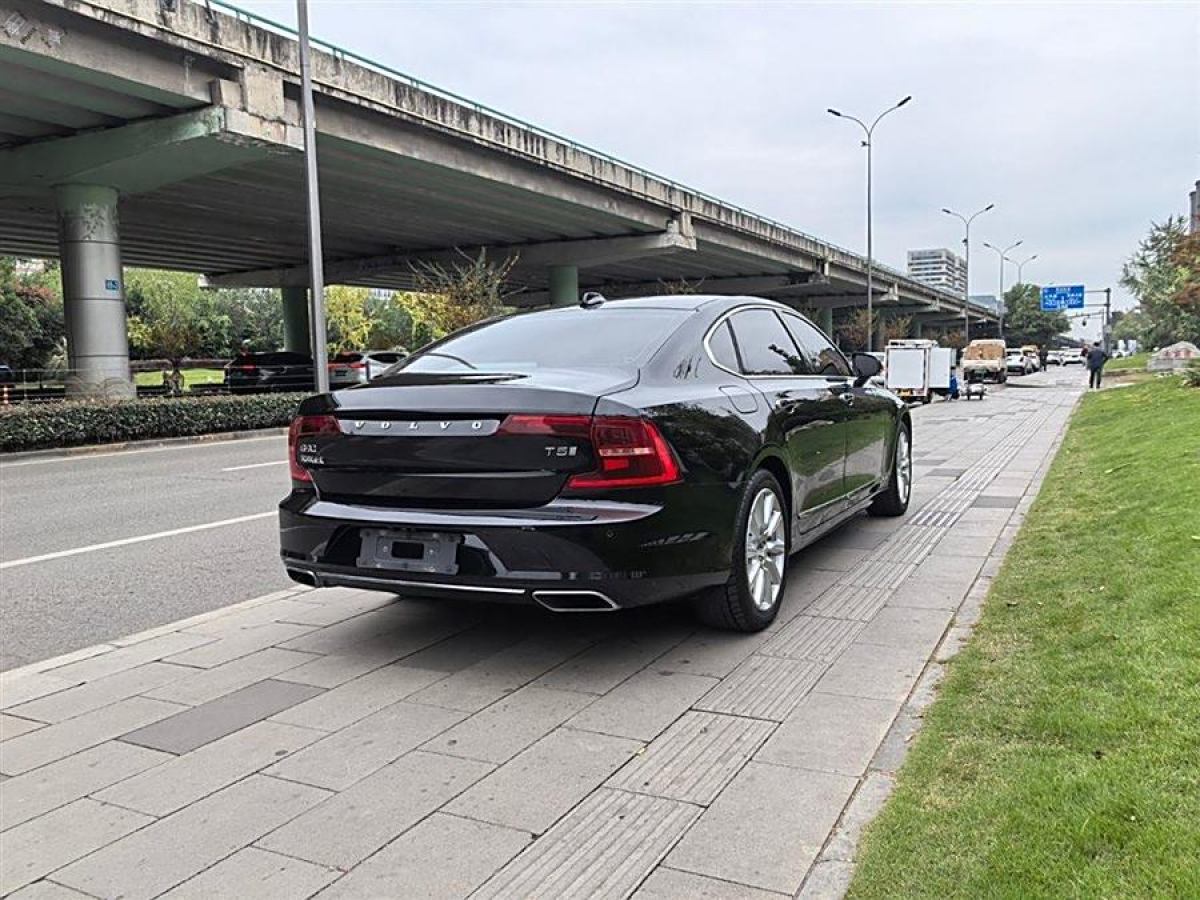 沃爾沃 S90  2020款 改款 T5 智遠(yuǎn)豪華版圖片