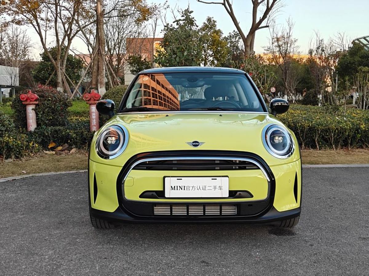 MINI MINI  2023款 改款 1.5T COOPER 藝術(shù)家圖片