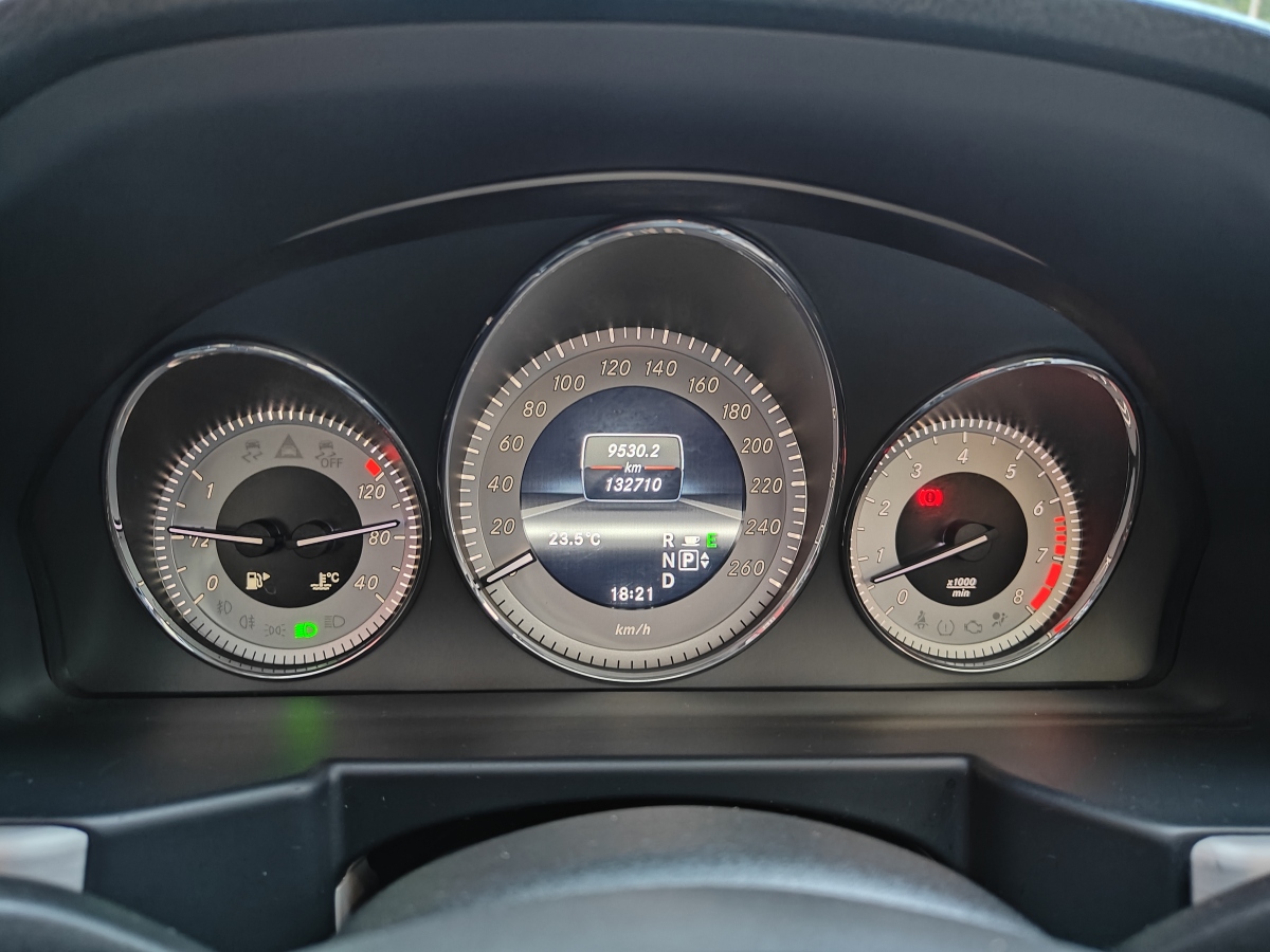 2013年7月奔驰 奔驰GLK级  2013款 GLK 300 4MATIC 动感型