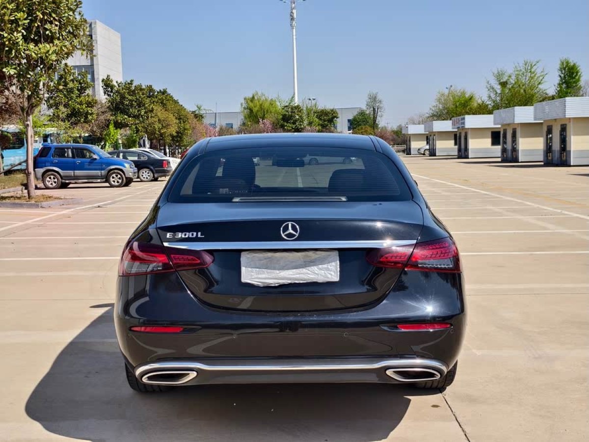 奔馳 奔馳E級(jí)  2021款 改款 E 300 L 豪華型圖片