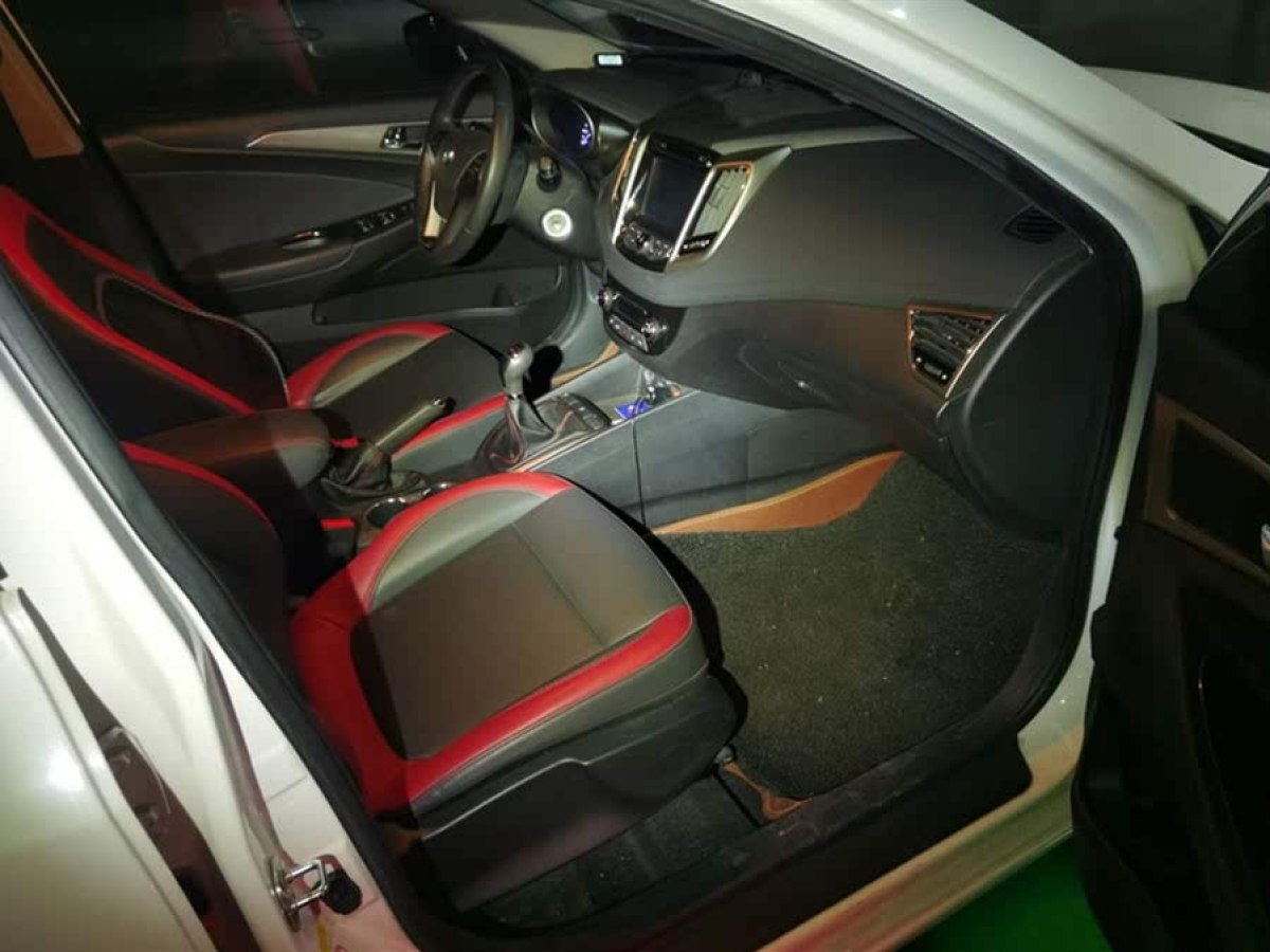 長安 逸動XT  2016款 1.6L 手動俊酷型圖片
