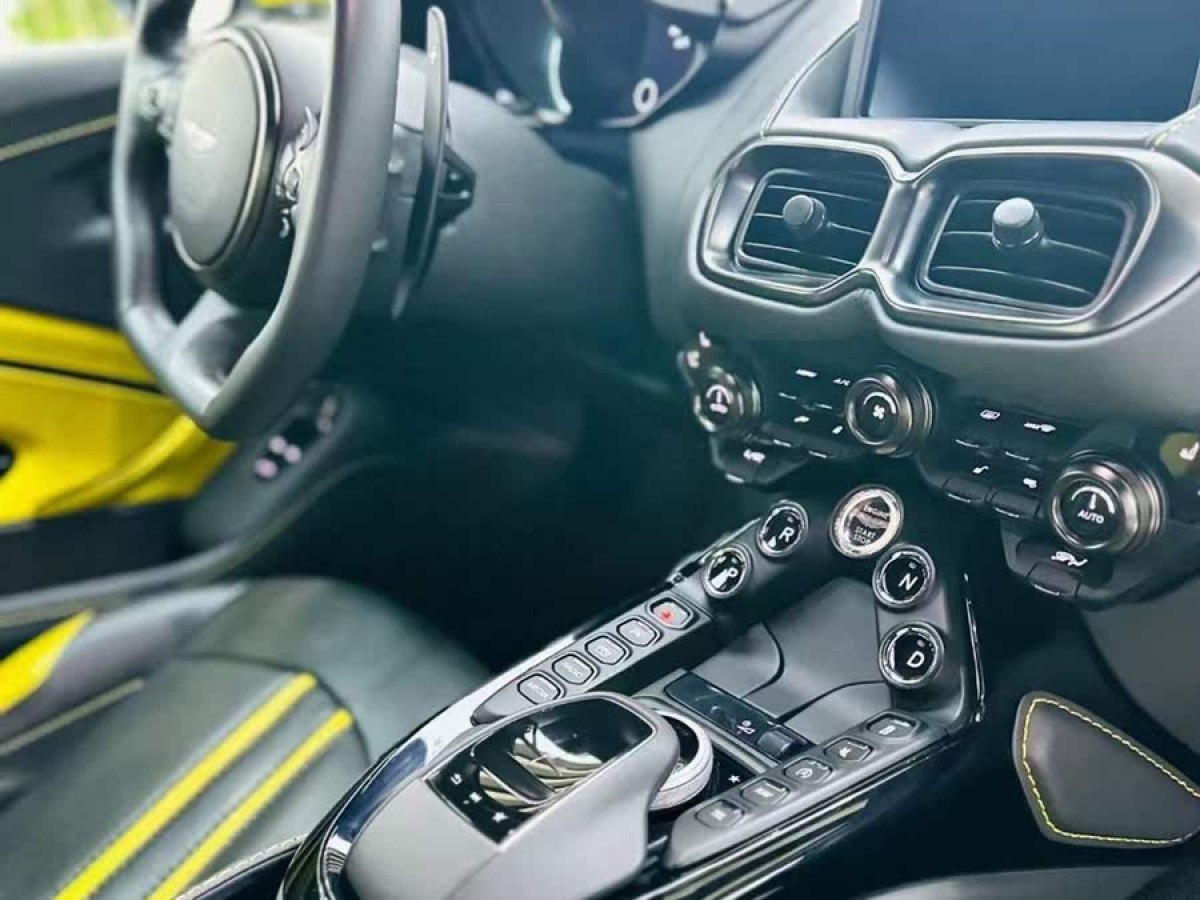 阿斯頓·馬丁 V8 Vantage  2022款 4.0T V8 Coupe圖片
