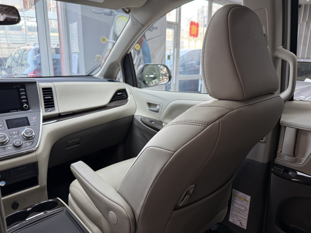 豐田 塞納  2006款 3.5L XLE 兩驅(qū)圖片