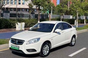EU系列 北汽 EU220純電動(dòng)轎車