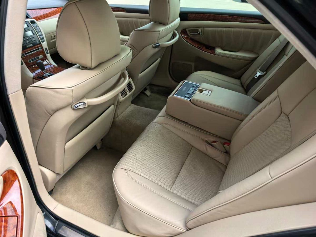 豐田 皇冠  2007款 2.5L Royal 導(dǎo)航版圖片