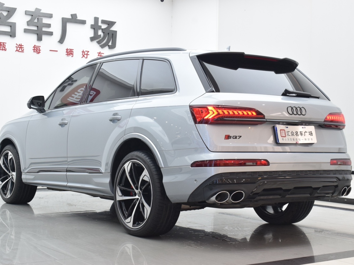 2024年6月奧迪 奧迪SQ7  2024款 4.0 TFSI 暗夜騎士版