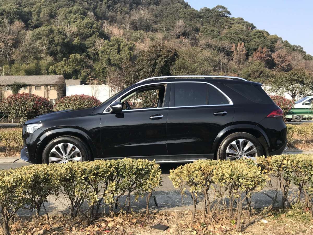 奔馳 奔馳GLE  2021款 GLE 350 4MATIC 時(shí)尚型圖片