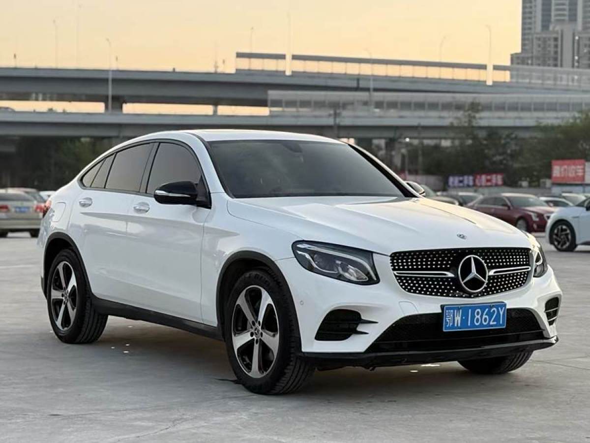 奔馳 奔馳GLC  2023款 GLC 300 4MATIC 轎跑SUV圖片