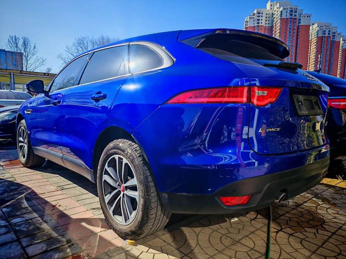 捷豹 F-PACE  2018款 2.0T 四驅(qū)都市尊享版圖片