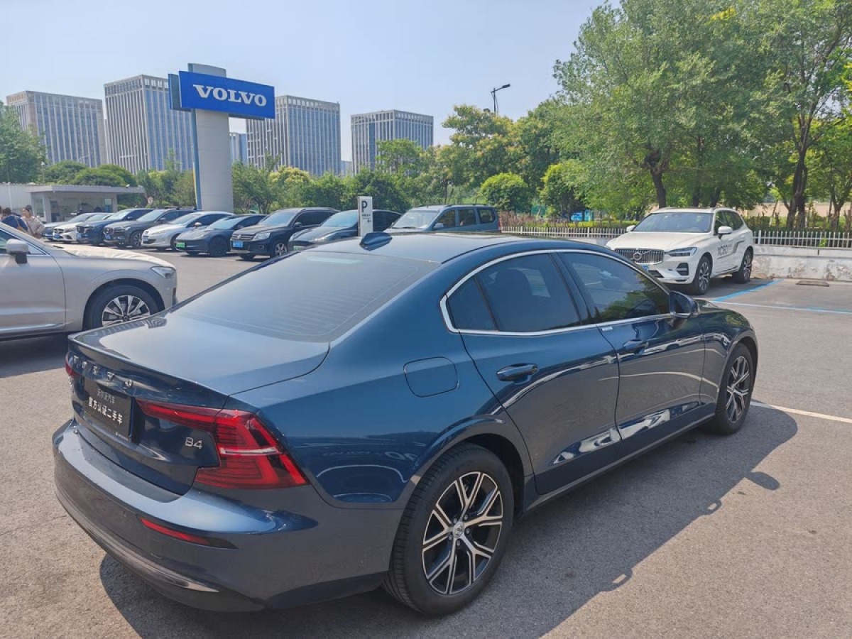 沃爾沃 S60L  2023款 B4 智逸豪華版圖片