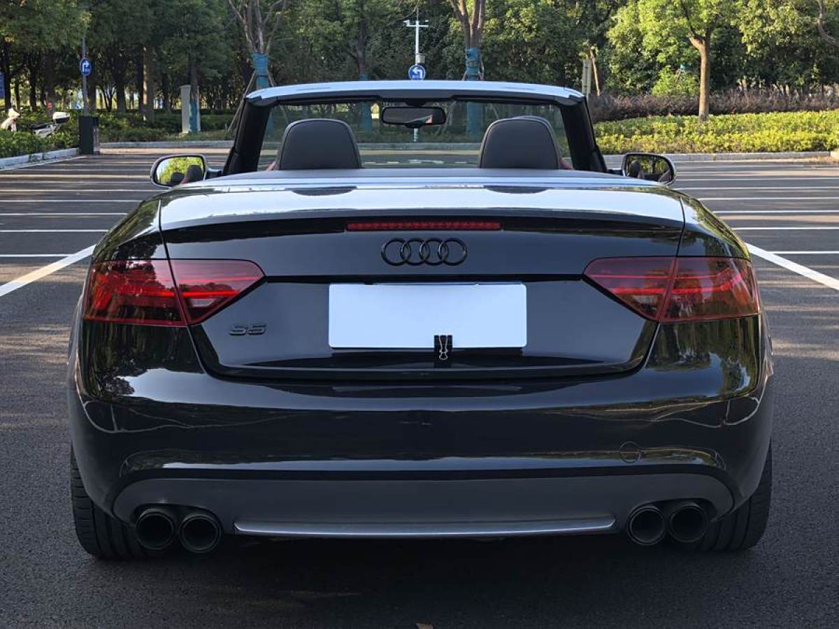 2013年12月奧迪 奧迪S5  2010款 S5 3.0T Cabriolet