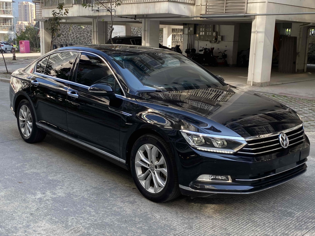 大众 迈腾  2019款  330tsi dsg 豪华型 国vi 黑色 手动挡对价格不