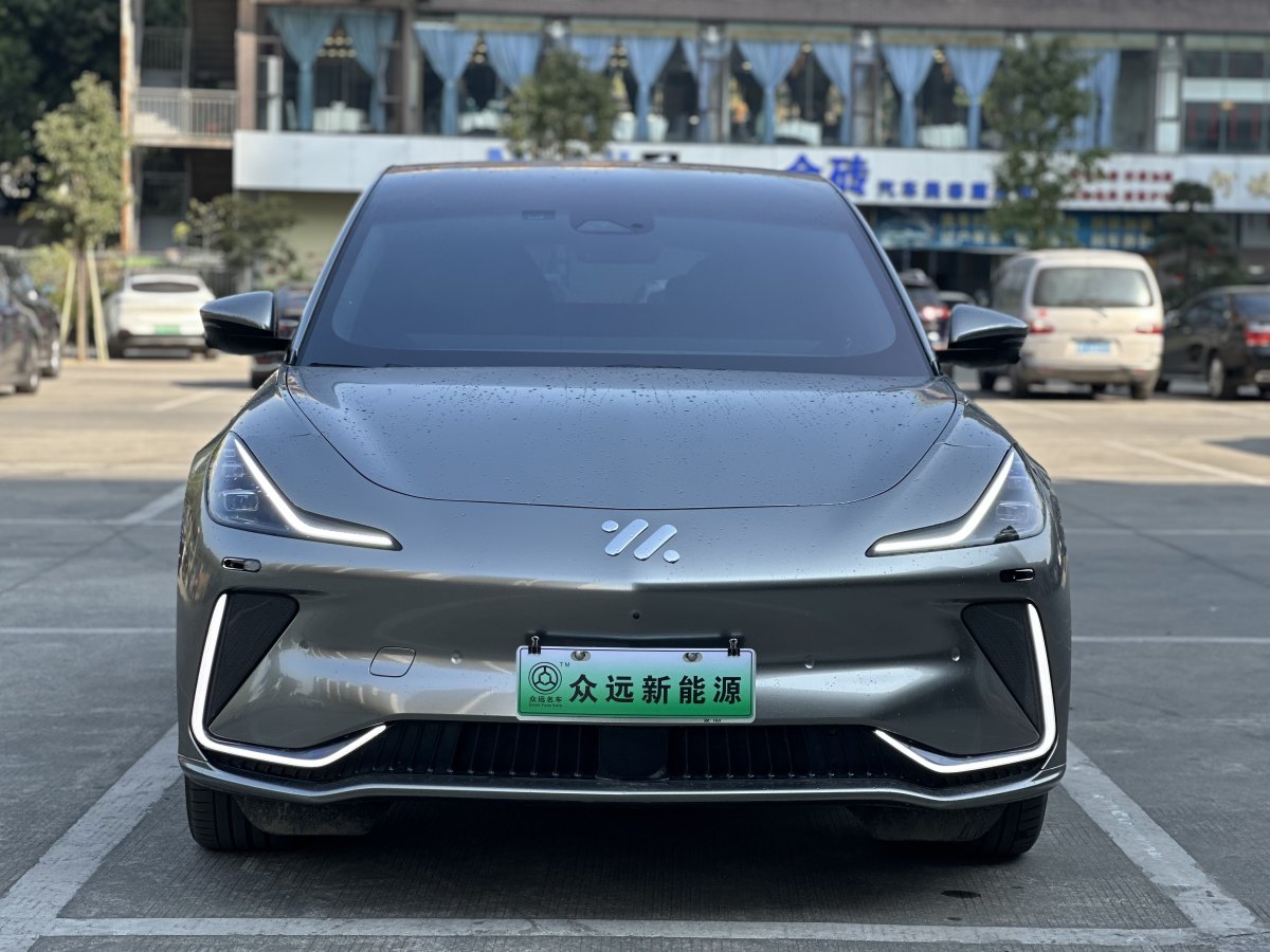 2024年2月智己 智己LS7  2023款 100kWh Lux后驅版