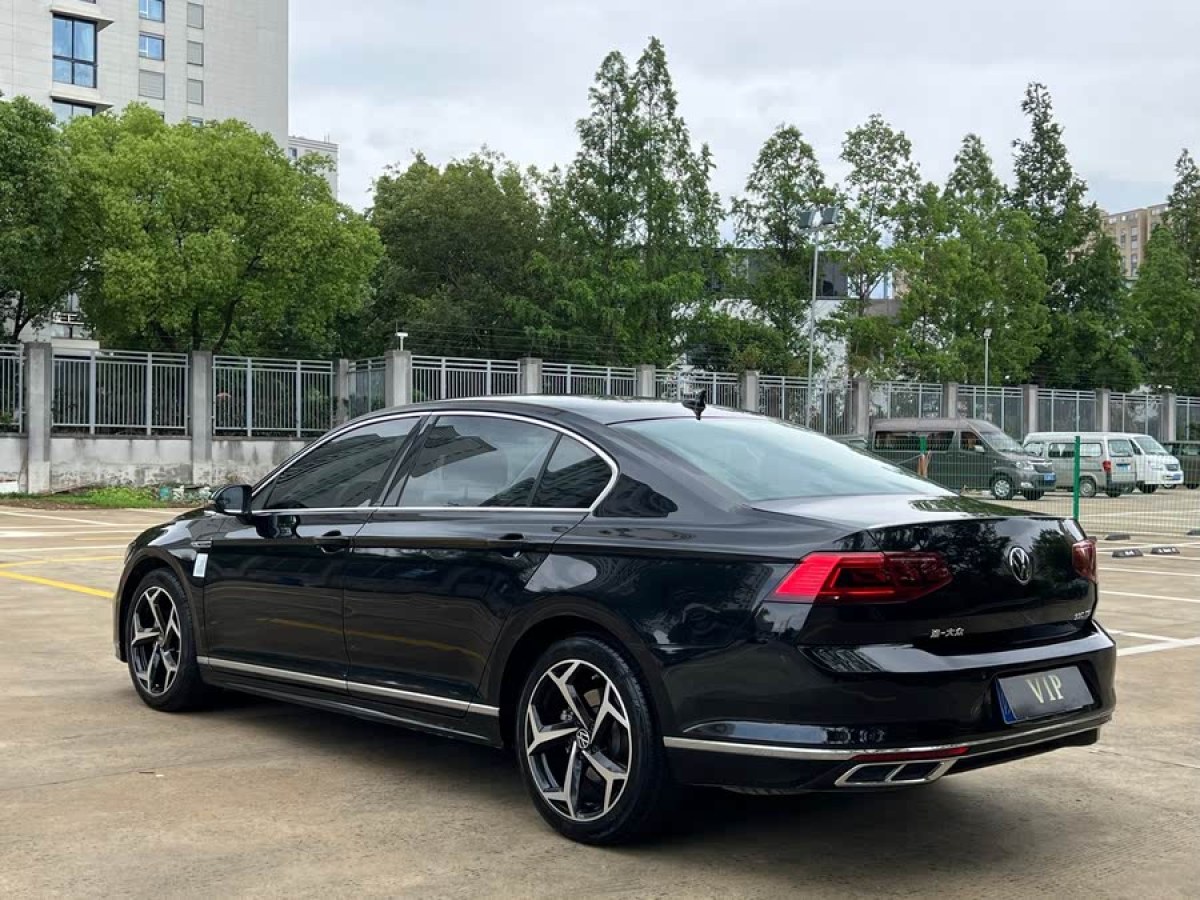 大眾 邁騰  2023款 200萬輛紀(jì)念版 330TSI DSG豪華型圖片