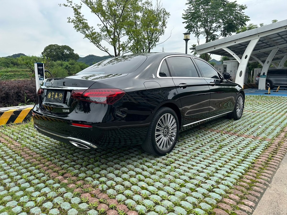 奔馳 奔馳E級(jí)  2022款 E 300 L 豪華型圖片