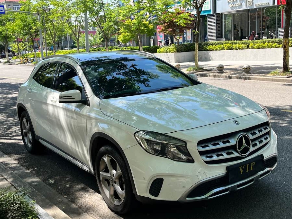 奔馳 奔馳GLA  2019款 GLA 200 動感型圖片