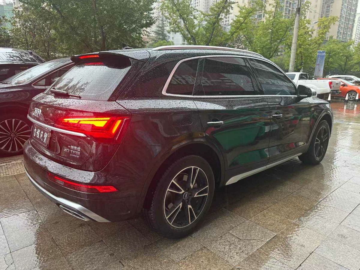 奧迪 奧迪Q5 e-tron  2022款 40 e-tron 星耀型 機(jī)甲套裝圖片