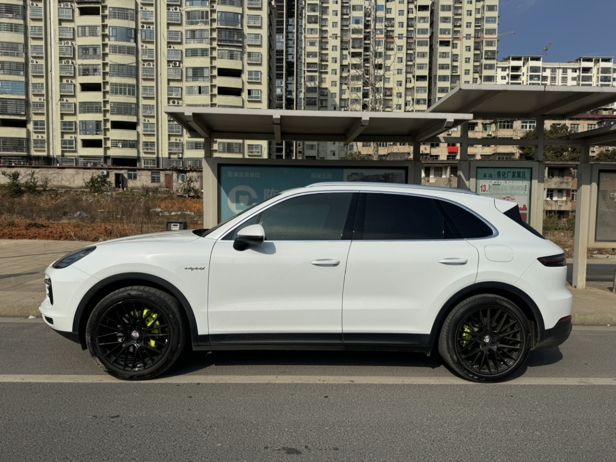 保時(shí)捷 Cayenne新能源  2022款 Cayenne E-Hybrid 2.0T 鉑金版圖片