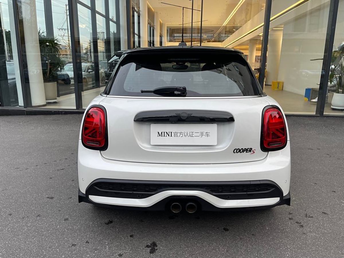 MINI MINI  2023款 改款 2.0T COOPER S 藝術(shù)家圖片