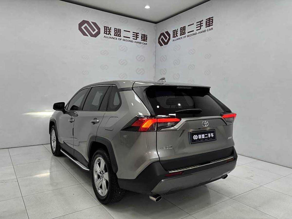 豐田 RAV4榮放  2021款 2.0L CVT兩驅(qū)風(fēng)尚版圖片