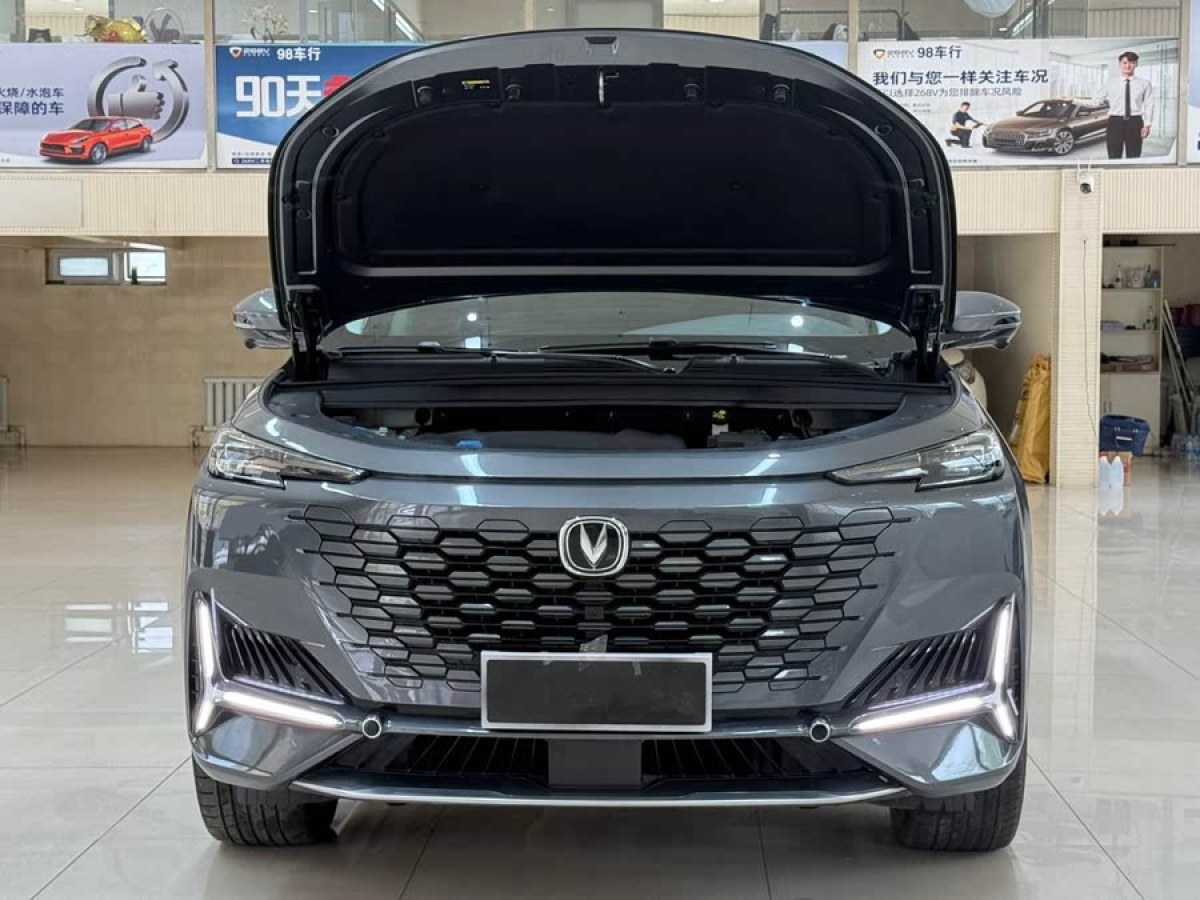 長安 長安UNI-K  2021款 2.0T 全輪驅(qū)動尊貴型圖片