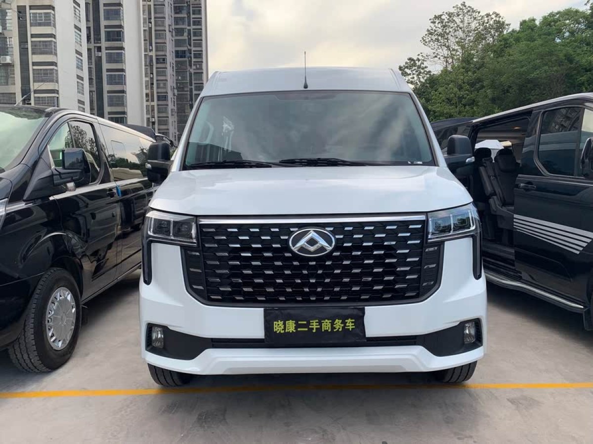 上汽大通 V80  2025款 PRO商旅 6MT 長(zhǎng)軸中頂 9座三排 非營(yíng)運(yùn)圖片