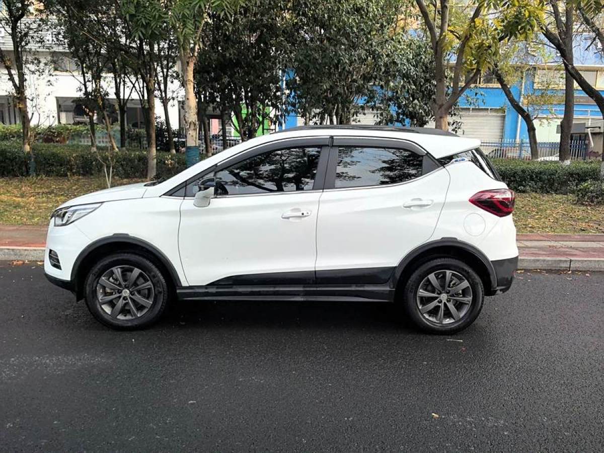 比亞迪 元新能源  2018款 EV360 智聯(lián)炫酷型圖片