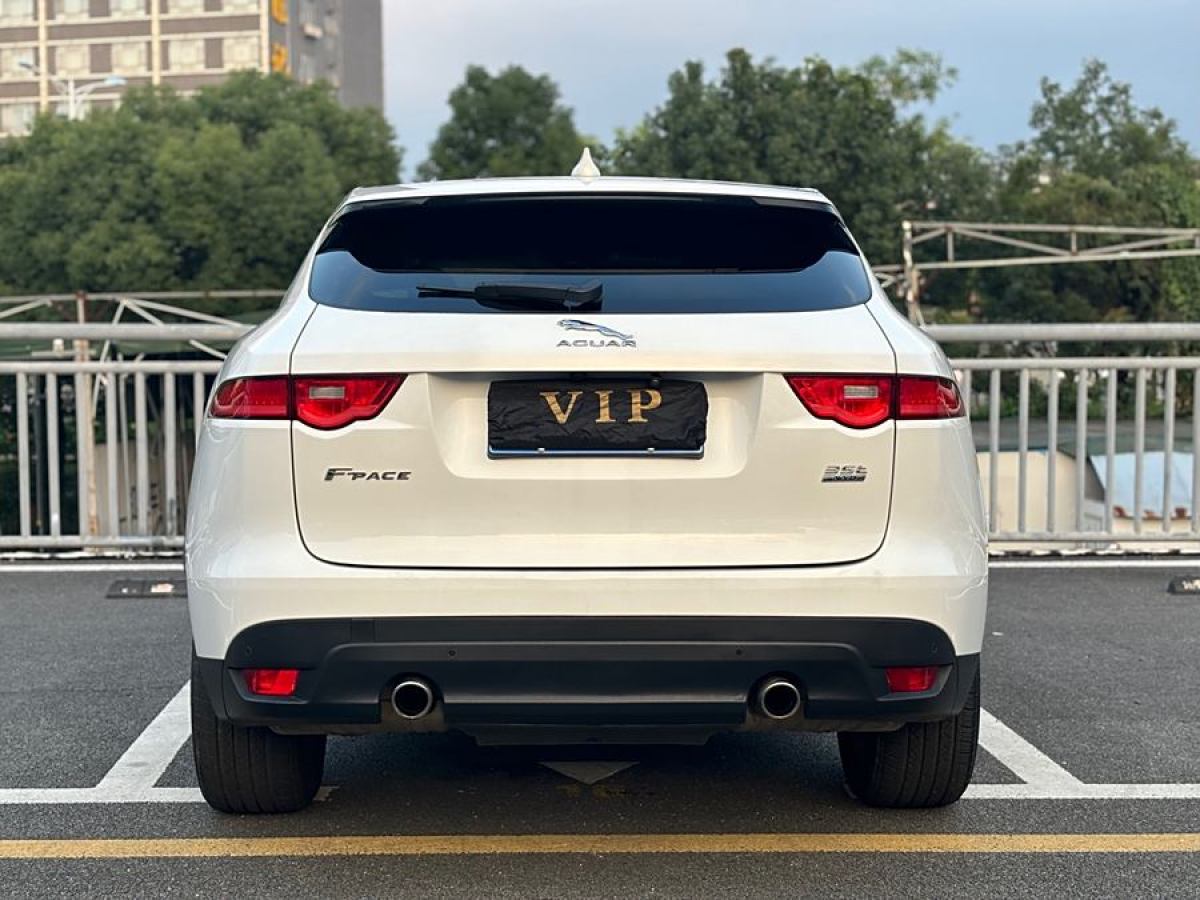 捷豹 F-PACE  2016款 3.0 SC 四驅(qū)R-Sport運動版圖片