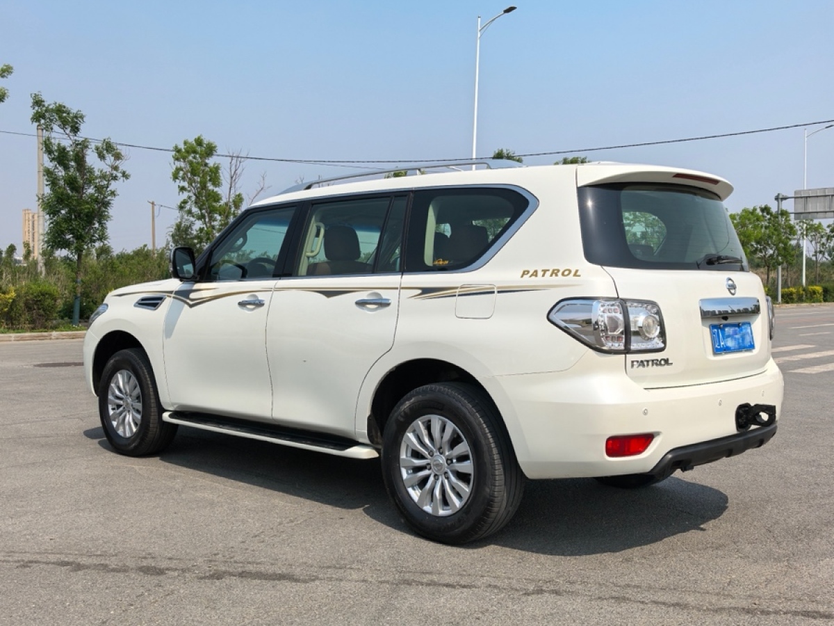 日產(chǎn) 途樂  2018款 4.0L 領(lǐng)英型圖片
