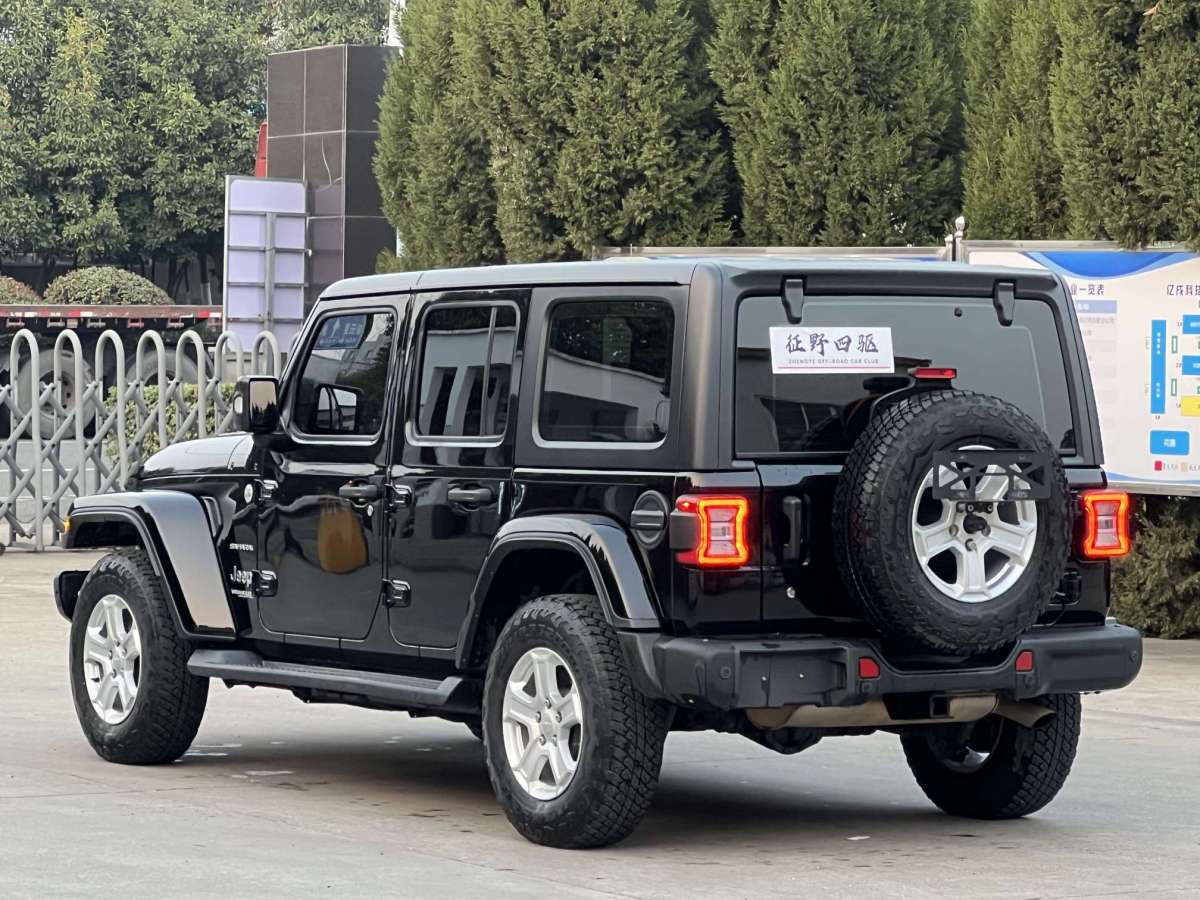 Jeep 牧馬人  2019款 2.0T Sahara 四門版 國VI圖片