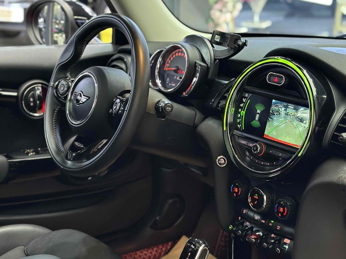 MINI MINI  2019款 1.5T COOPER 藝術(shù)家圖片