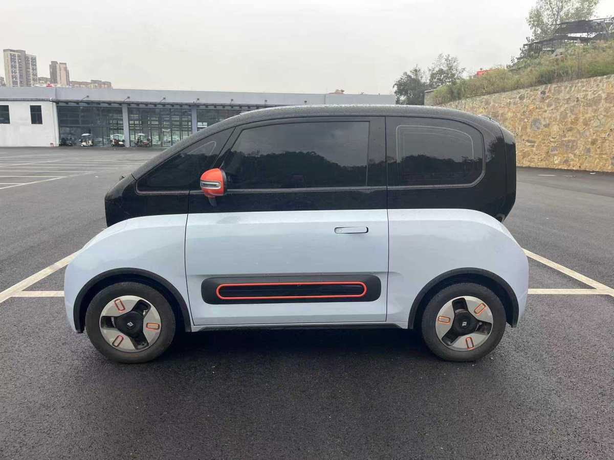 2022年10月寶駿 寶駿KiWi EV  2022款 藝術(shù)家輕享版 三元鋰