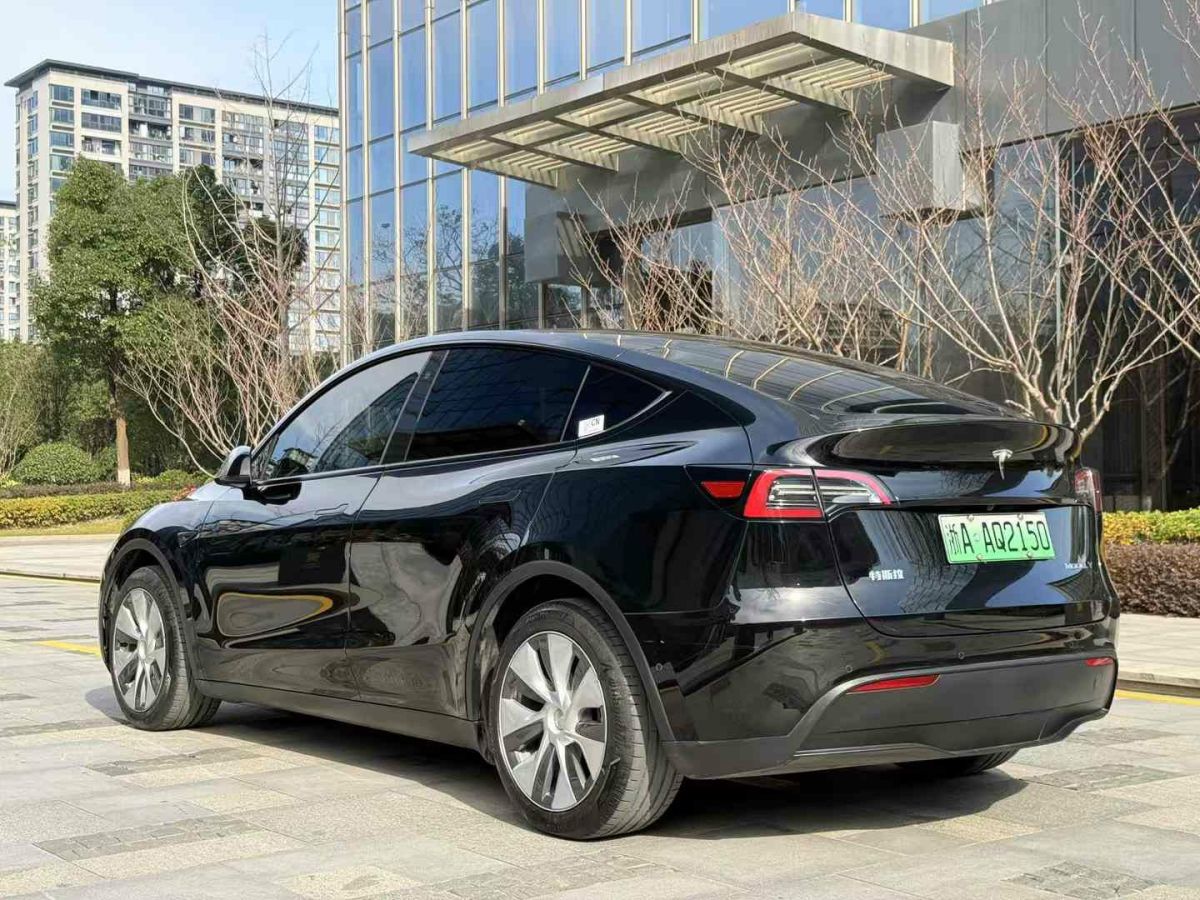 特斯拉 Model S  2023款 三電機(jī)全輪驅(qū)動(dòng) Plaid版圖片