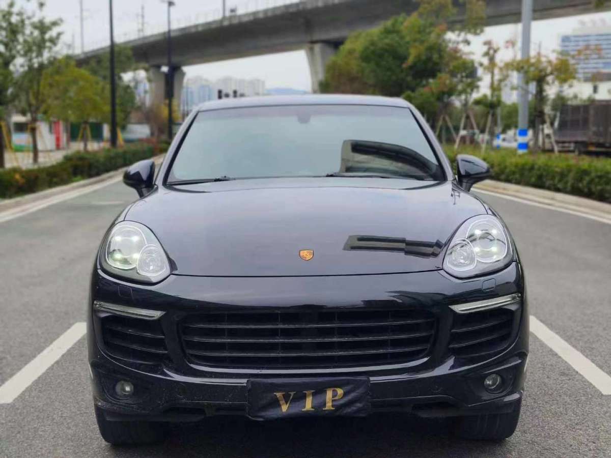 2017年03月保時(shí)捷 Cayenne  2016款 Cayenne Platinum Edition 3.0T