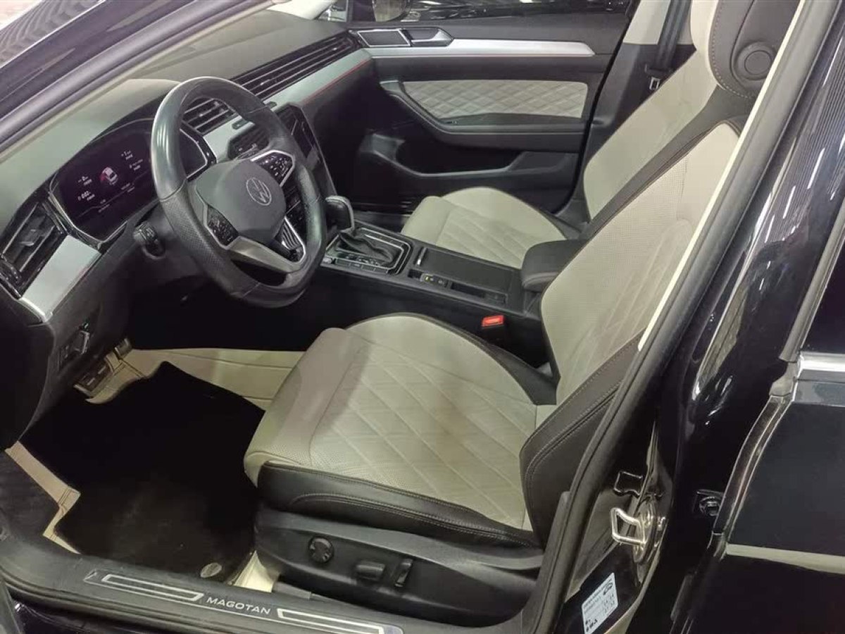 大眾 邁騰  2023款 200萬輛紀念版 330TSI DSG領(lǐng)先型圖片
