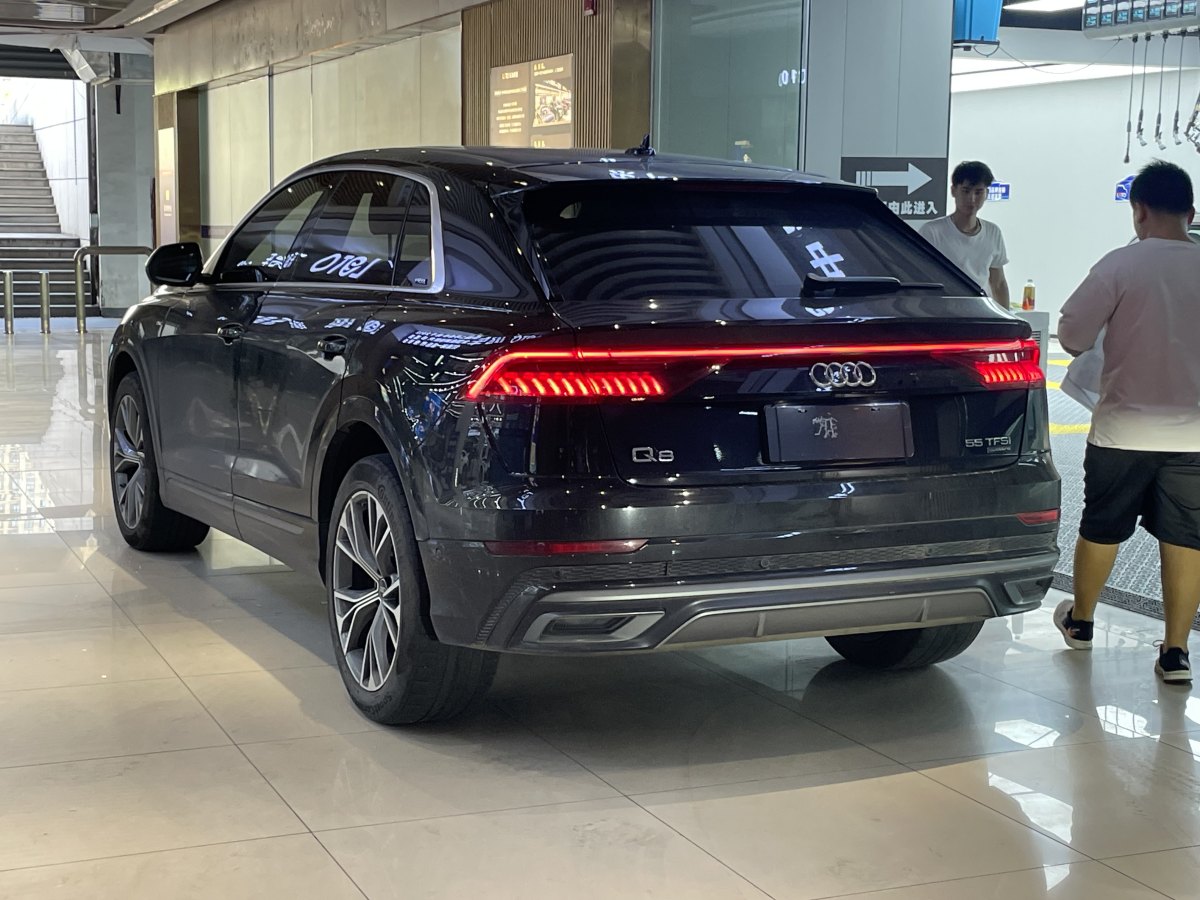 奥迪 奥迪Q8  2022款 55 TFSI 豪华动感型图片