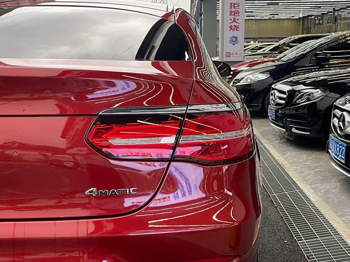 奔馳 奔馳GLC  2023款 GLC 300 4MATIC 轎跑SUV圖片