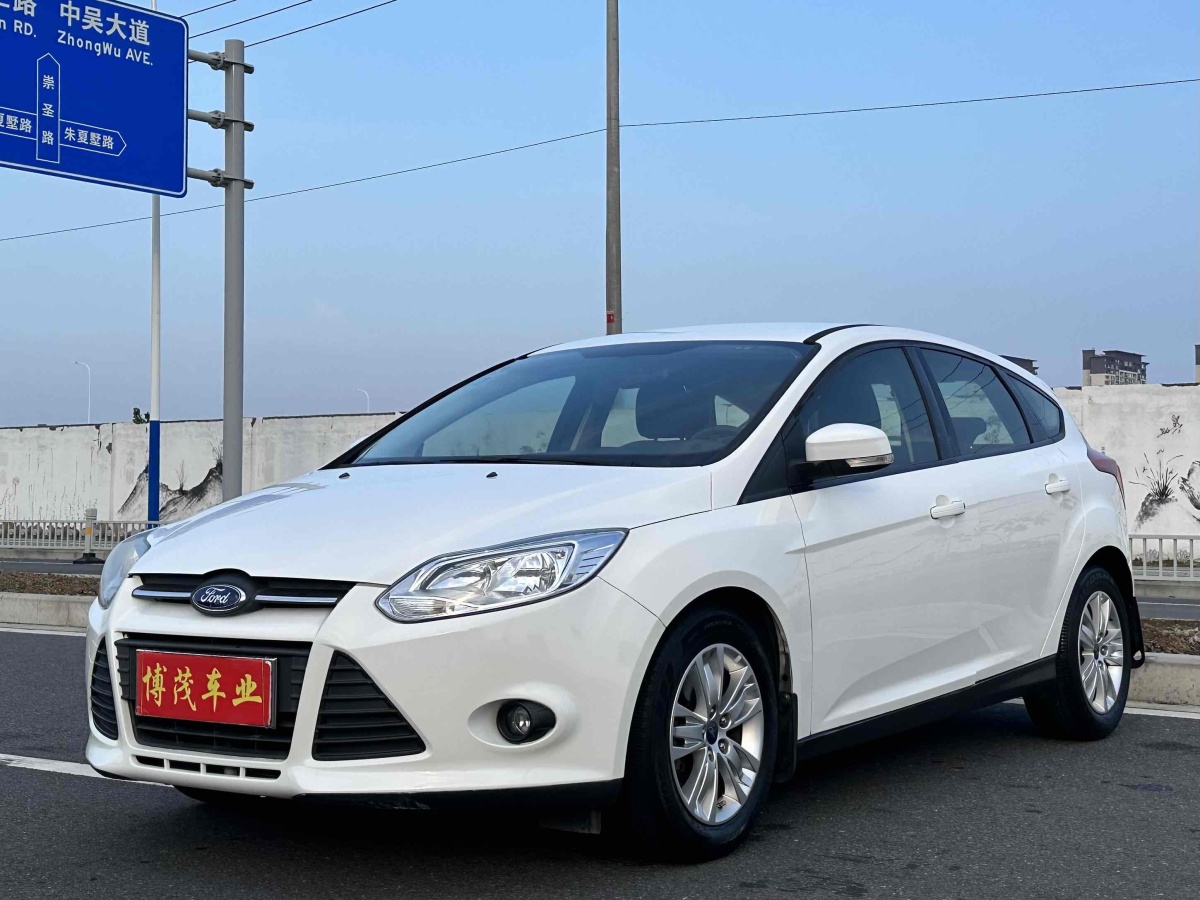 福特 ?？怂? 2012款 兩廂 1.6L 自動舒適型圖片