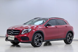 奔驰GLA 奔驰 GLA 220 4MATIC 运动型