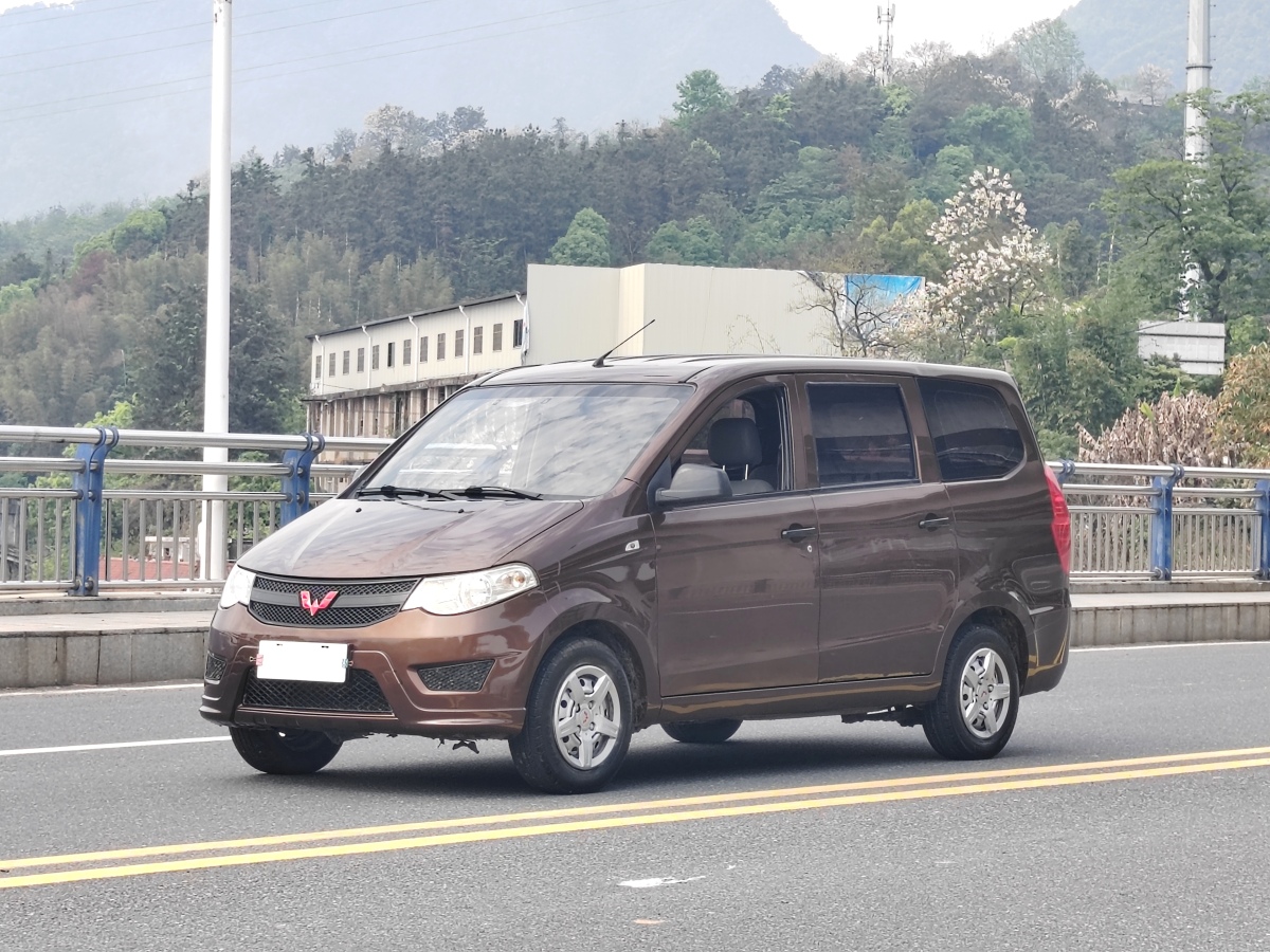 五菱 五菱宏光  2019款  1.5L S基本型国VI LAR图片