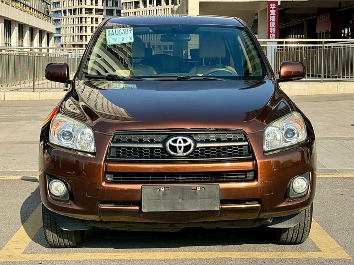 豐田 RAV4榮放  2011款 2.0L 自動(dòng)經(jīng)典版圖片