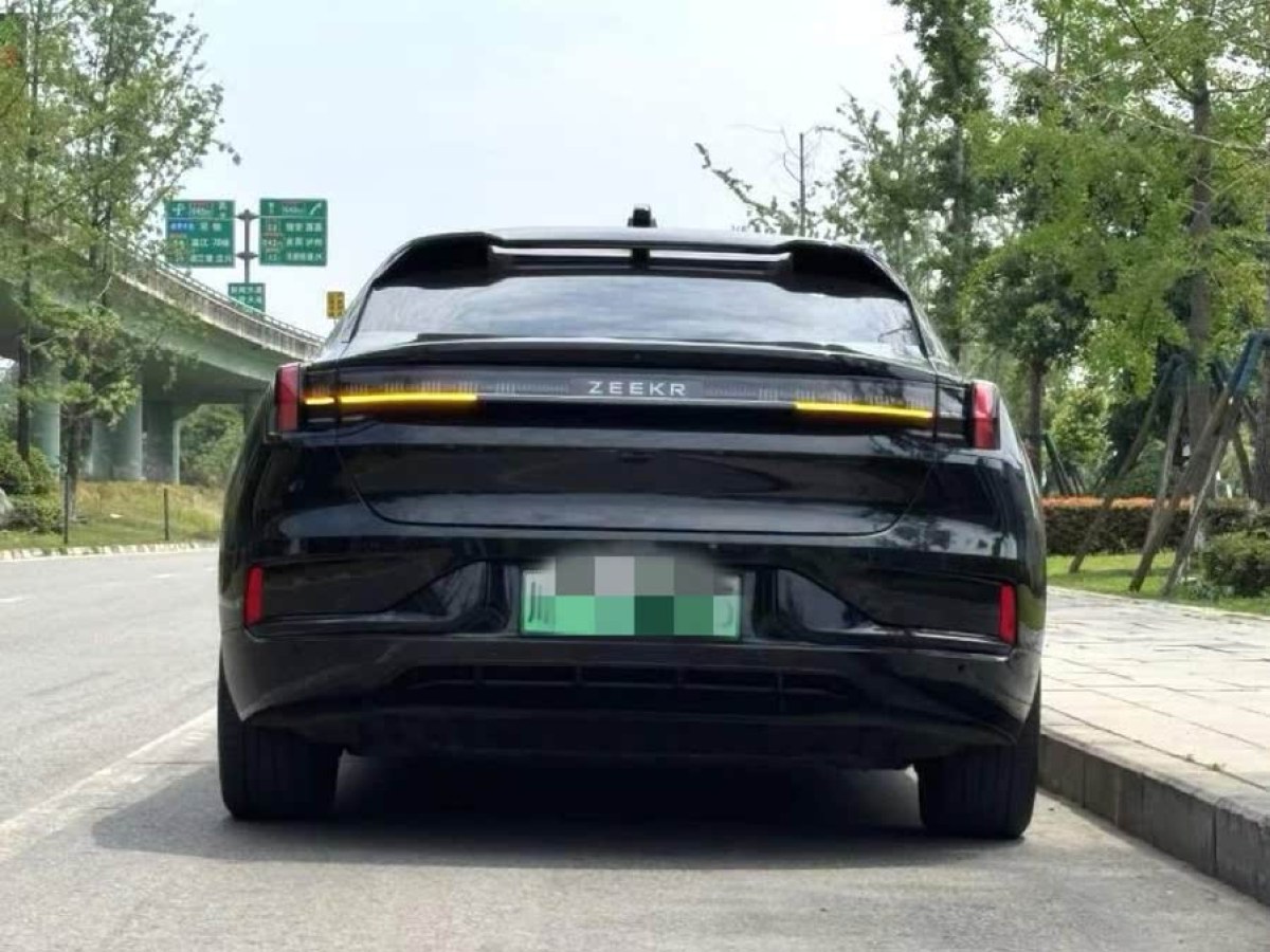 極氪 極氪001  2022款 超長續(xù)航單電機 WE版圖片